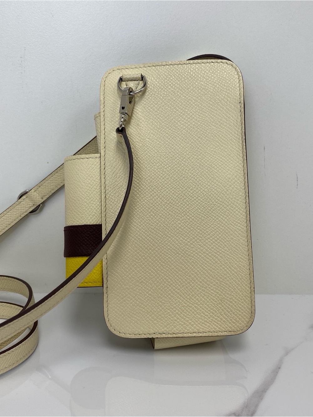 Hermès Hermesway Phone Case - Picture 2 of 7